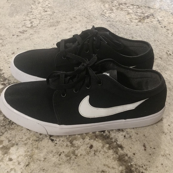 nike toki nike toki